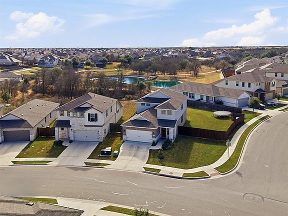 3rd image of 431 Dipprey Ln