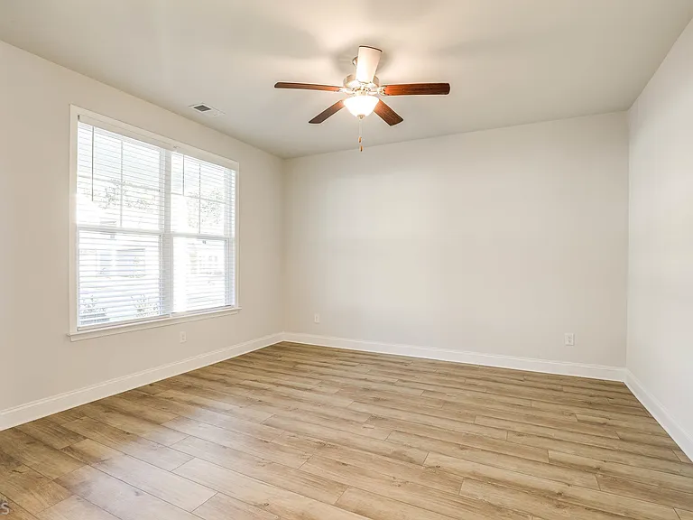 360 Caledonia Ct — Photo 7