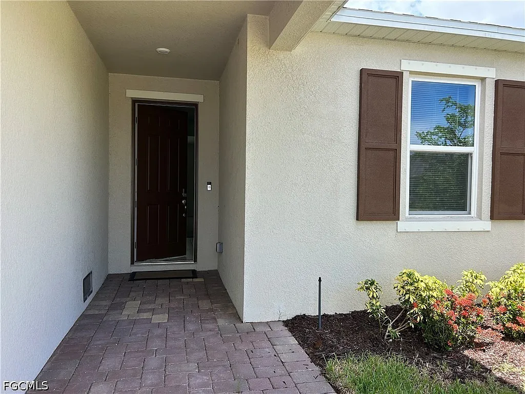 3 bed, 2.0 bath, 1769 sqft, $2,250 — Photo 2