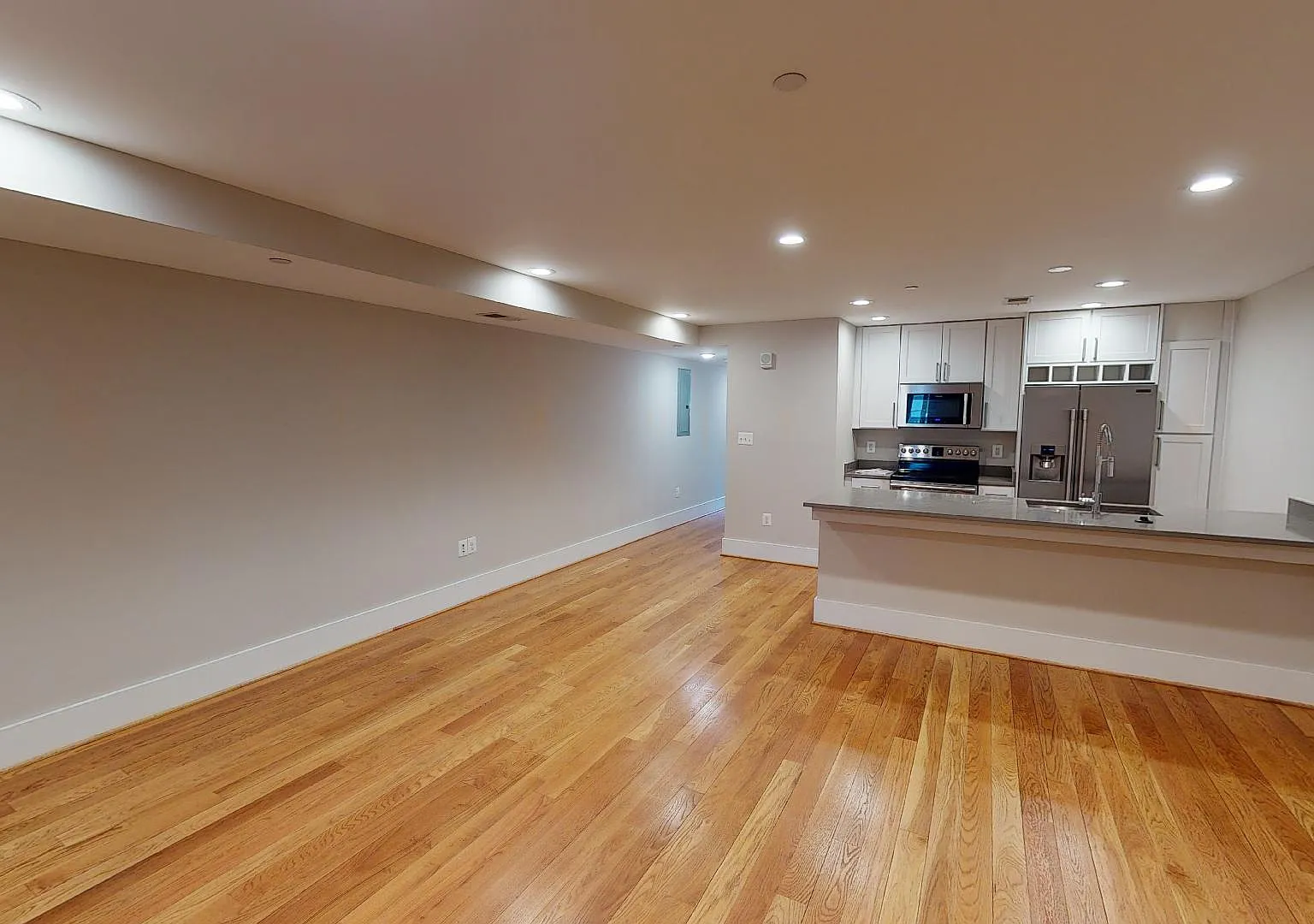 3 bed, 1300 sqft, $2,990 — Photo 2