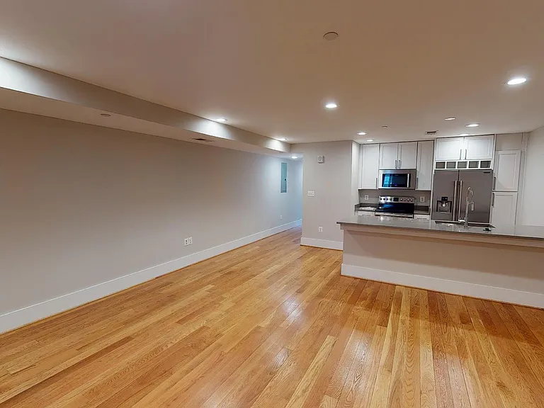 520 Kennedy St NW #4 — Photo 2