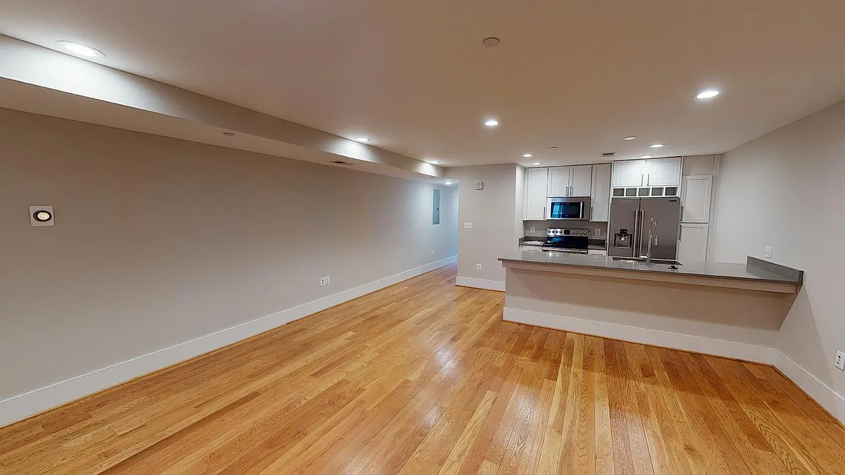Building Photo - 520 Kennedy St NW #4