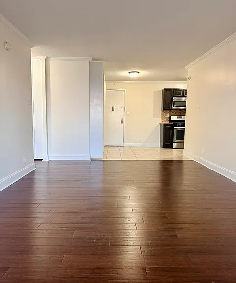 44 Sidney Ave W #10P — Photo 5