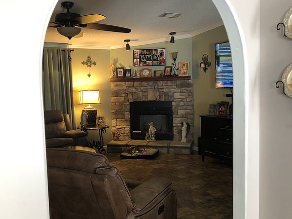 2nd image of 1615 Prairie Road Cir
