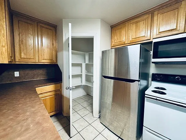 3 bed, 1322 sqft, $1,600 — Photo 4