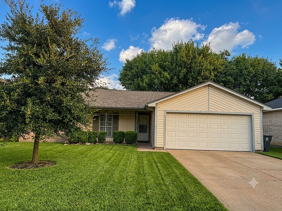 1st image of 18066 Forest Cedars Dr