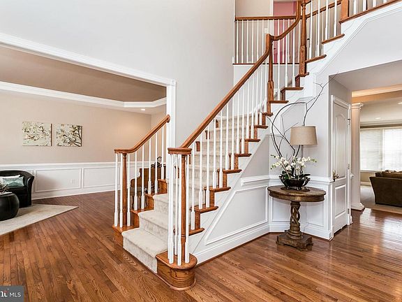 4th image of 2220 Greencedar Dr