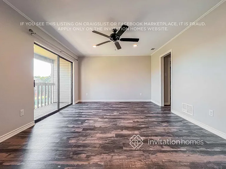 404 Columbia Dr — Photo 3
