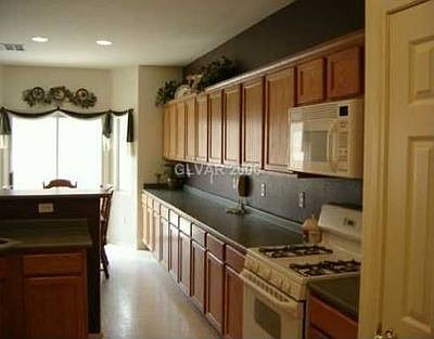 1st image of 621 Sterling Spur Ave