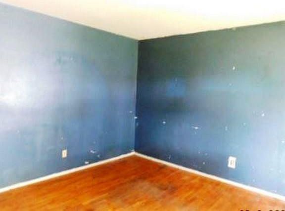 2nd image of 10513 Castle Dr