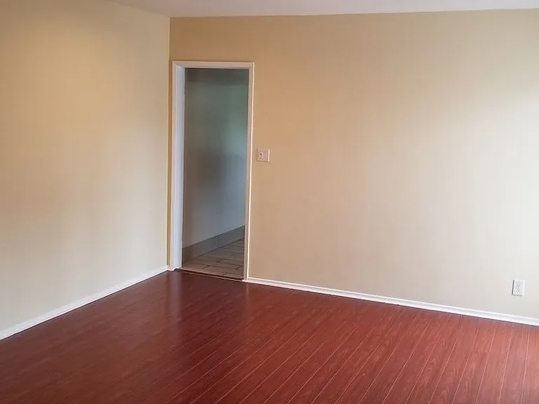 5950 Carlton Way #13 — Photo 4