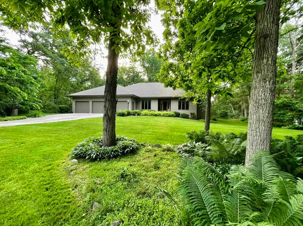 3301 W Forest Ln, Janesville, WI 53545