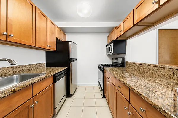 Rented by Douglas Elliman | media 27