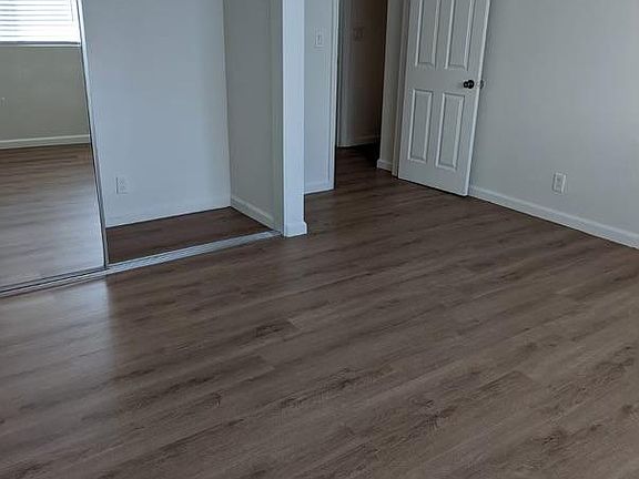 5th image of 303 N Hill Ave #2