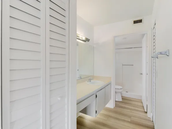 901 Pinecrest Circle #F, Jupiter, FL 33458