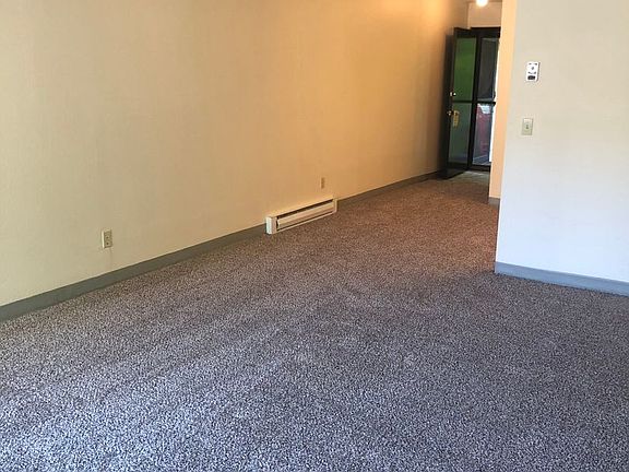 5th image of 3123-3143 SE Pine St #3125
