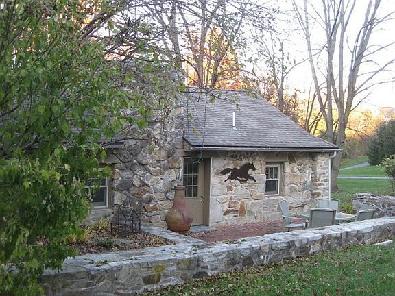 patio side of cottage