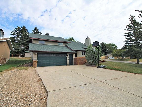 3rd image of 2500 Bel Air Pl