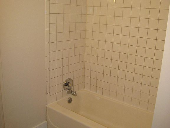 5th image of 1241 S Floyd St