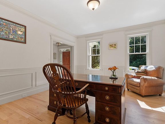 4th image of 151 Bedford Rd