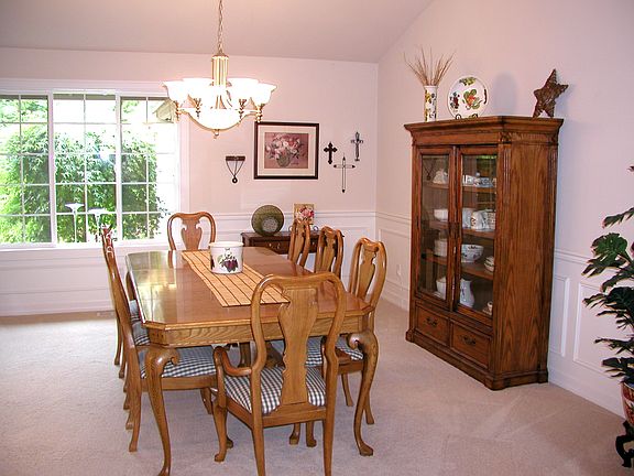www.LamoureuxRealEstate.com