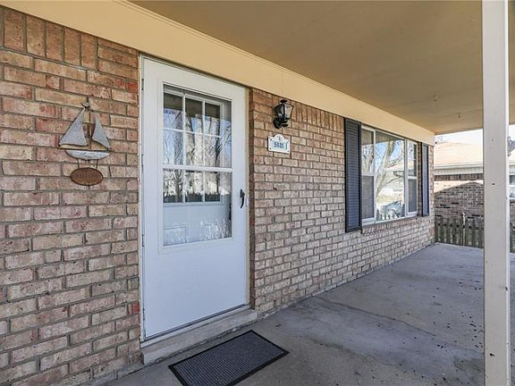 4th image of 5631 Somers Dr