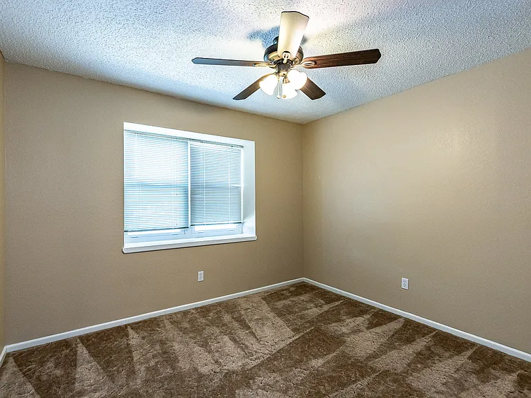 8304 Fremont Ave — Photo 18