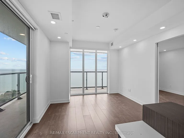 370 Martha St #1503 — Photo 6