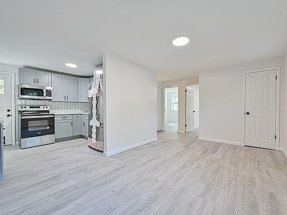 5th image of 414 Tamara Dr