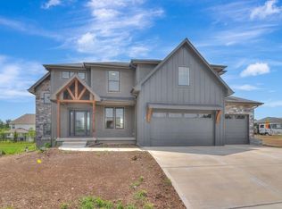 2700 NE Crestview St, Blue Springs, MO 64029