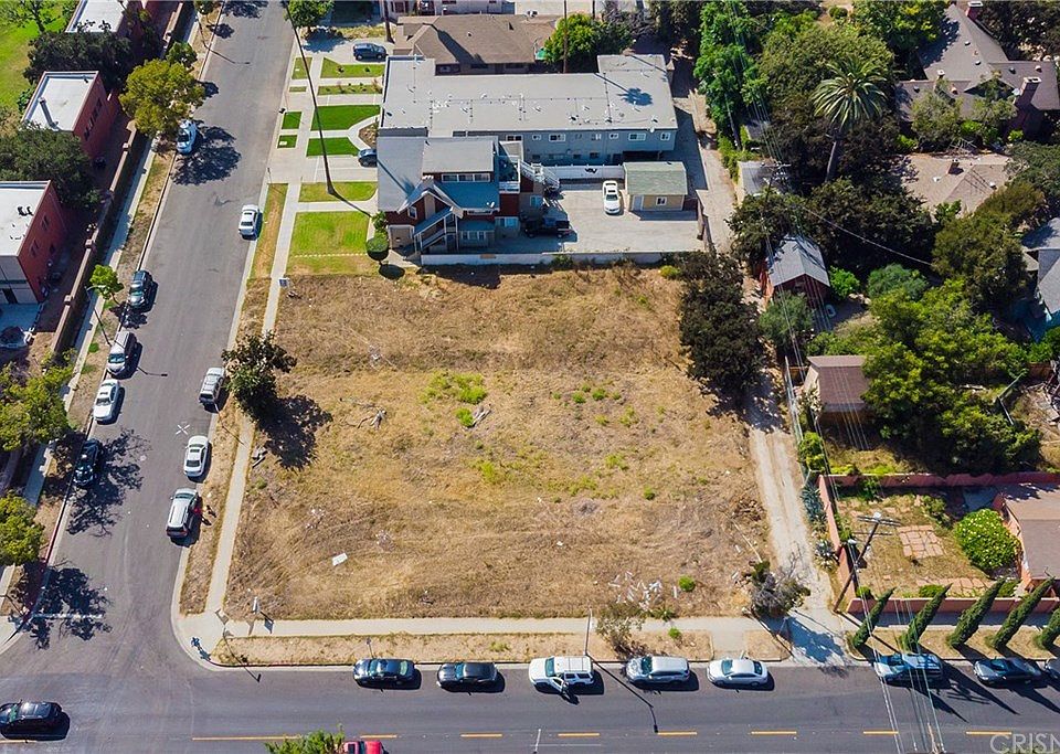 1st image of 2159 W 25th St