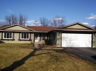 2490 Ridge Ave, Aurora, IL 60504