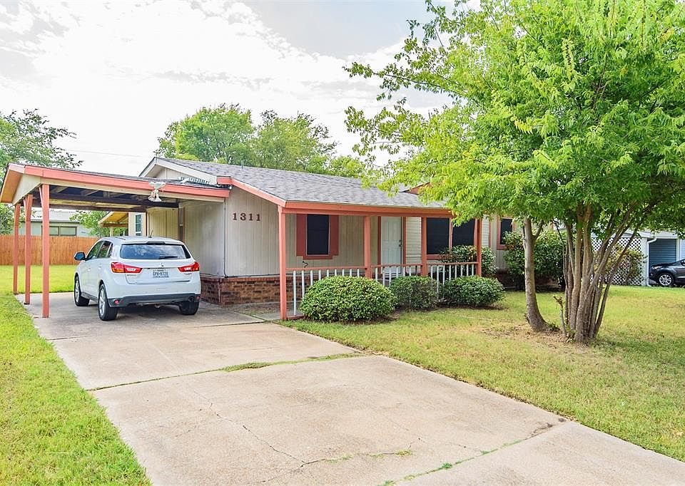 1st image of 1311 Wood Dr