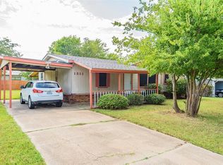 1311 Wood Dr, Mansfield, TX 76063