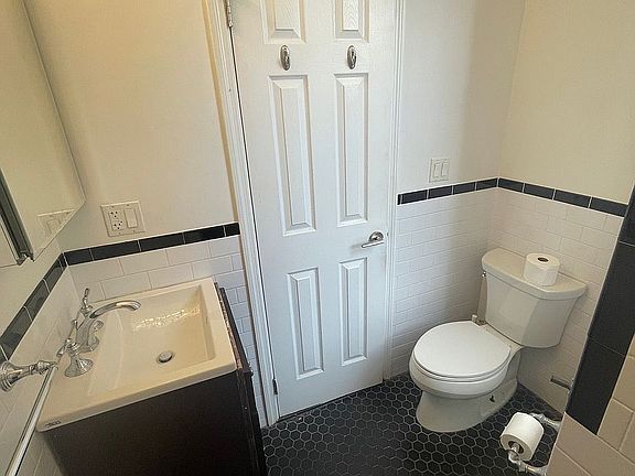 4th image of 120 Macdougal St APT 15