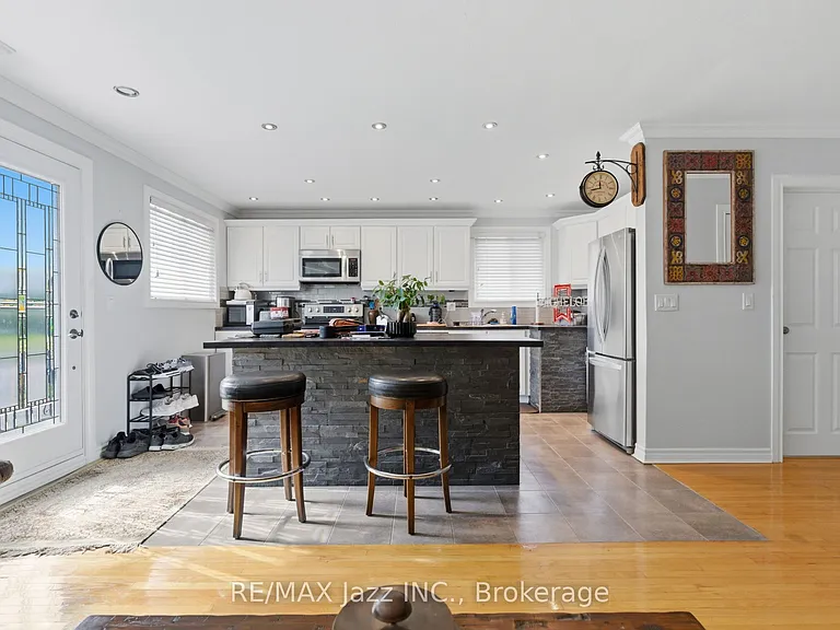 1235 Somerville St #UPPER FLOOR — Photo 5