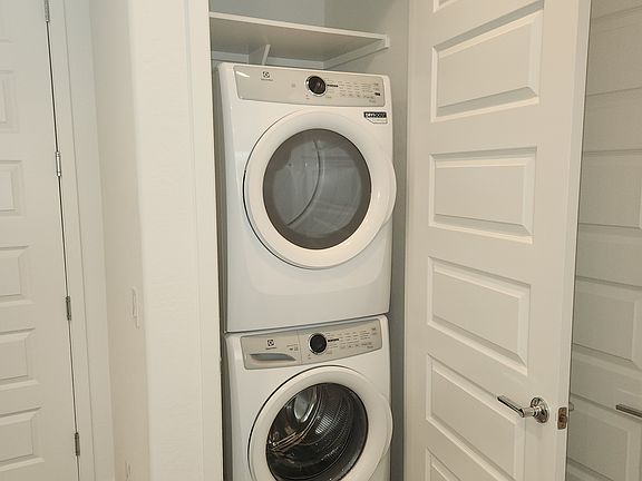 4th image of 15842 W Kendall St #0