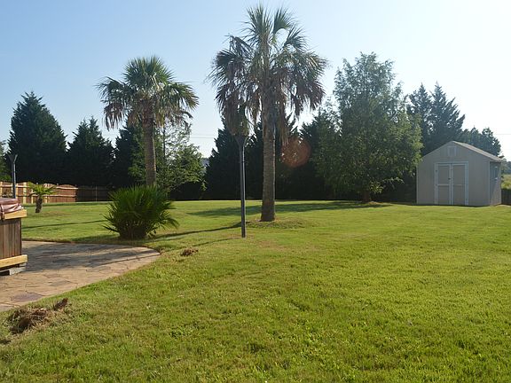 5th image of 15 Bradberry Cir