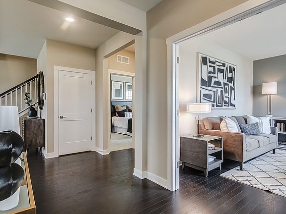 4th image of 282 Saddle Ct