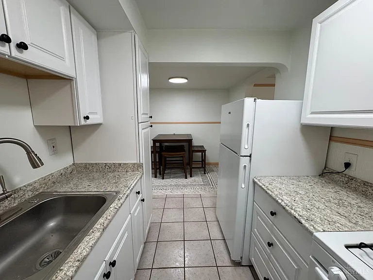 1589 Summit Rd #2 — Photo 12