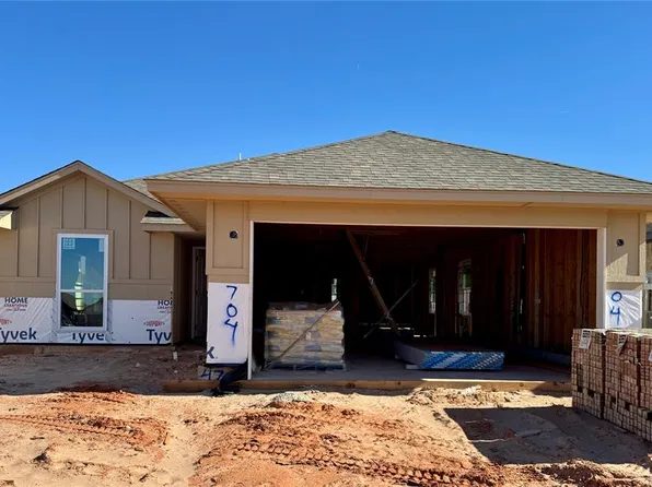 4704 Emerald Knoll Rd, Oklahoma City, OK 73179