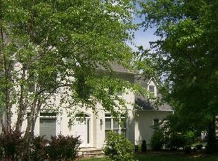 4 Baytree Ct, Greensboro, NC 27455