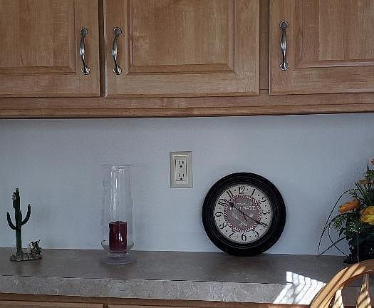 5th image of 114 E Gila Dr