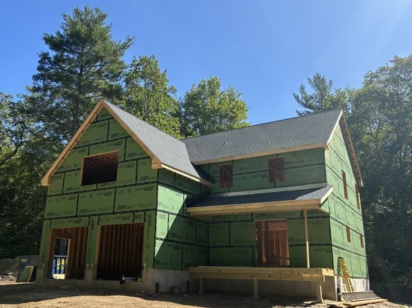 9 Oak Dr, Oxford, MA 01540