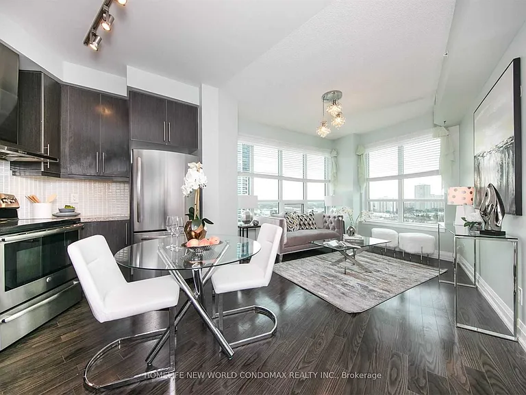 7161 Yonge St #1126 — Photo 2