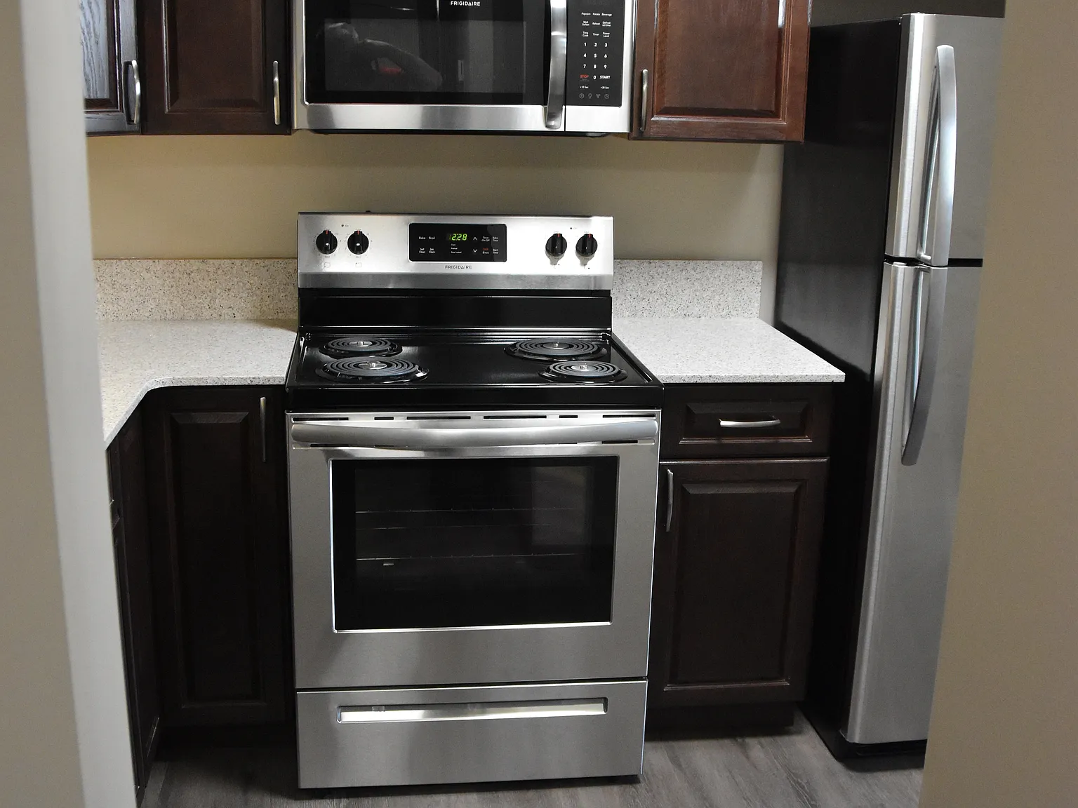 1035 Powers Street — Photo 3