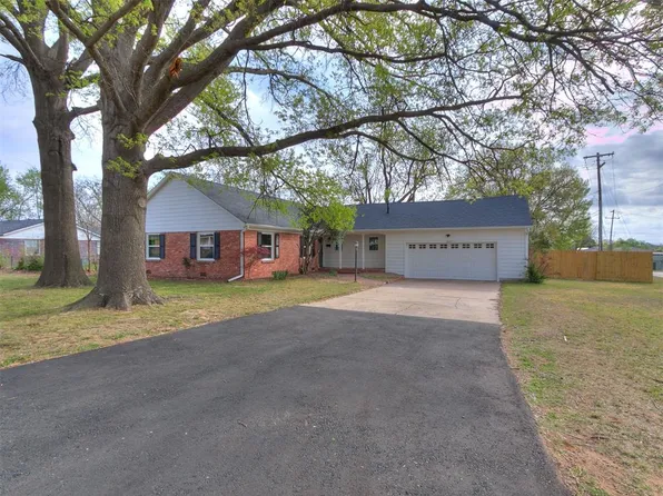 1805 N Philadelphia Ave, Shawnee, OK 74804