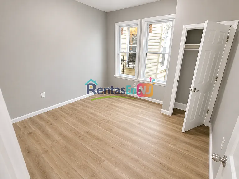 67 S 7th St #1B — Photo 6
