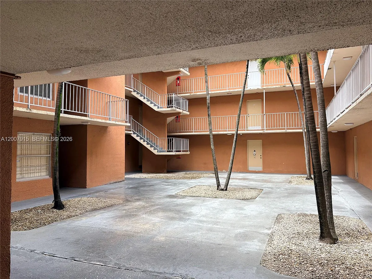 Building Photo - 17600 NW 68th Ave #B2004