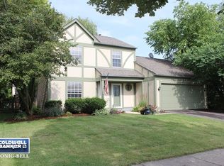 1495 Farrington Ln, Aurora, IL 60504